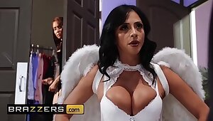 Hot And Mean - (Ariella Ferrera, Isis Love) - MILF Witches Part 1 - Brazzers